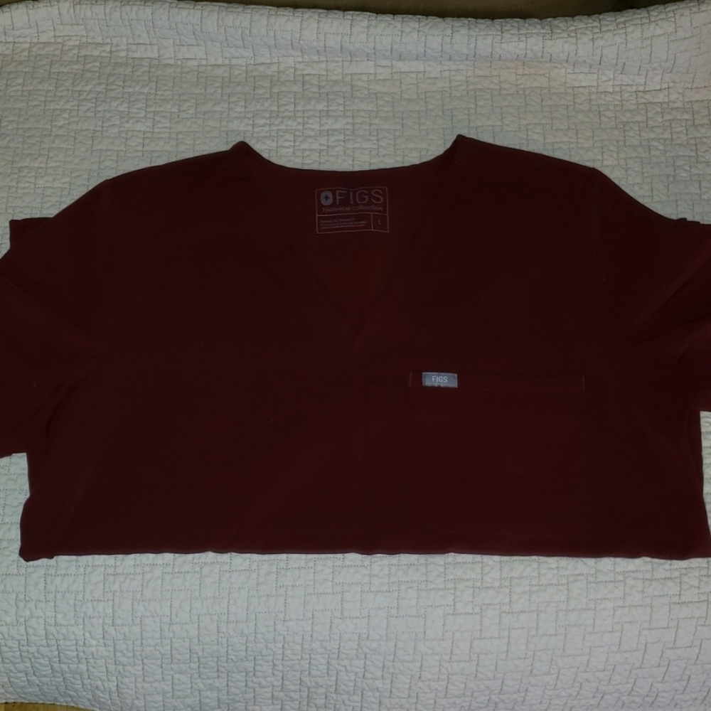 Figs scrub top and bottom